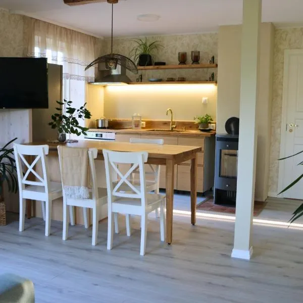 Kärdla Retrovisiit Kirsi, hotel v destinaci Kärdla