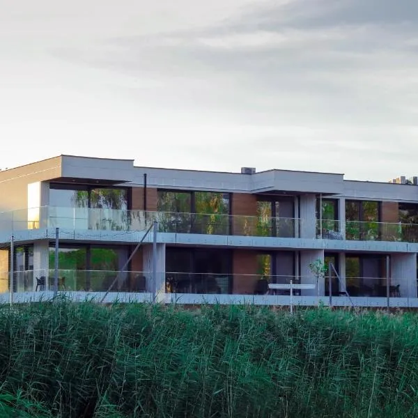 Olimpijska nad jeziorem by RENT4YOU, hotel in Olsztyn