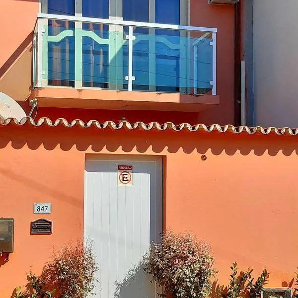 CASA Pé NA AREIA PARATY com AC, smartv, wi fi, churrasqueira e máquina de lavar, hotel em Paraty