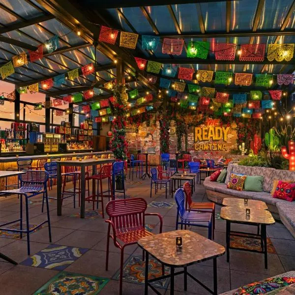 Moxy NYC East Village, hotel v destinaci New York