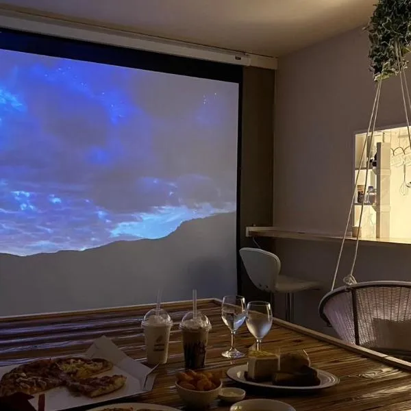 Lhouseー遊べる宿ビリヤード 大型スクリーン 岡山駅徒歩15分, hotel em Okayama