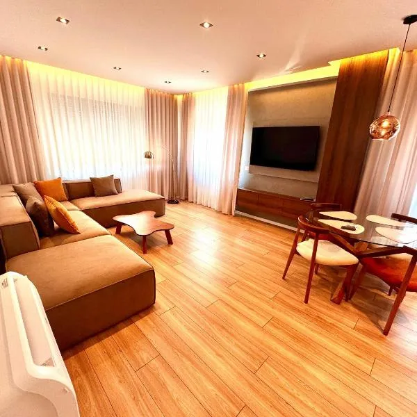 Luxurious & Spacious Old Bazaar Apartment, Hotel in Tirana