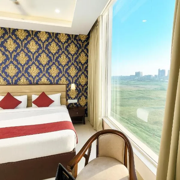 Hotel Lycoris # On Delhi Chandigarh National Highway # Large Parking Space # Lift # Newly Built Hotel, hotel in Chandīgarh