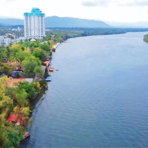 River Nest Hostel, hotel in Kampot