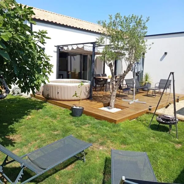 Zéphyr - Maison 3 Chambres avec jacuzzi - Proche aéroport et Nantes, hotel v destinaci Bouguenais