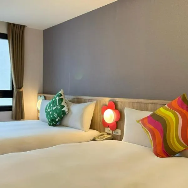 Chillax Inn 知樂愛河館，位于高雄的酒店