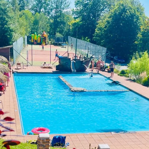 Spa Hotel Podlesí - Walldorf a Pohádková vesnička, מלון בPodlesí