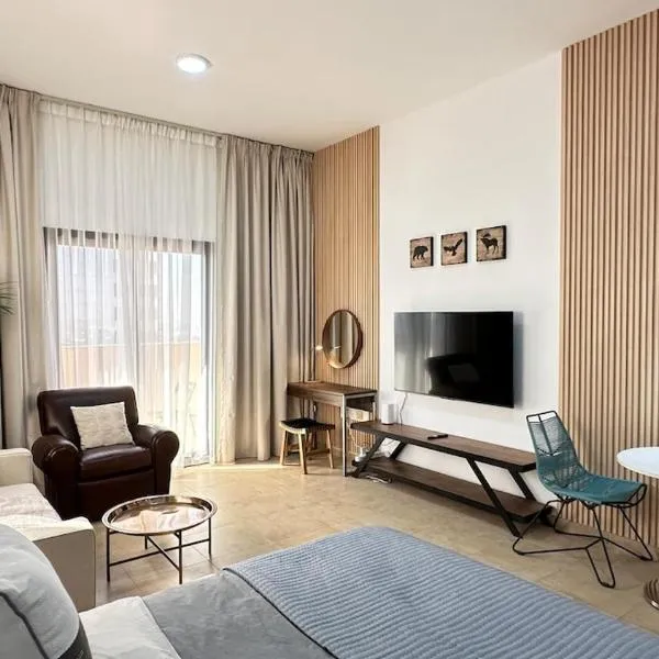 Lovely Studio with balcony in Silicon Oasis, hotell i Dubai