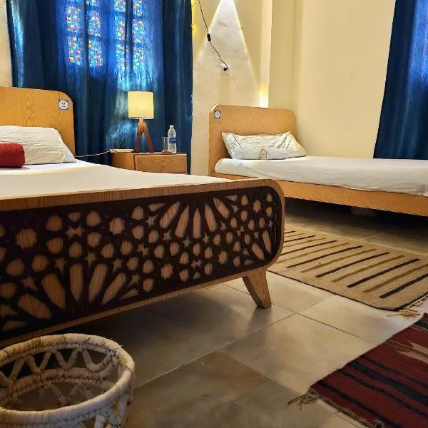 Bedouin Hostel- دار البدوي, ξενοδοχείο στο Νταχάμπ