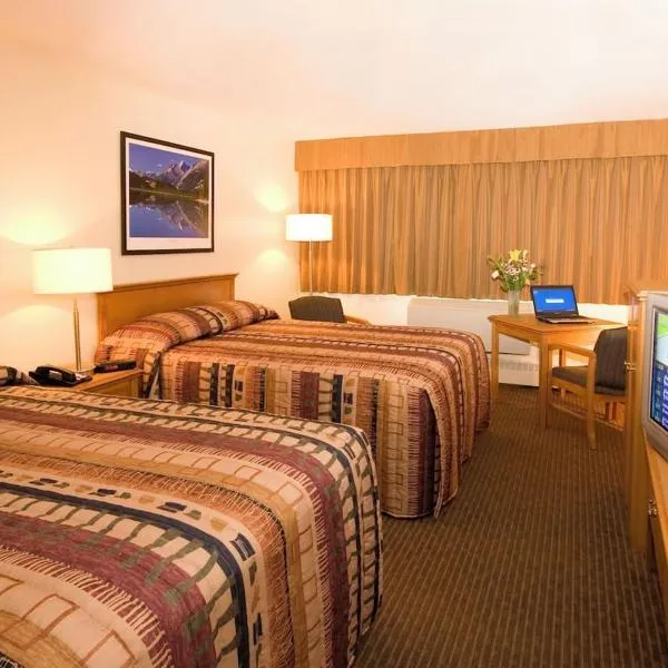 Woodlands Inn & Suites, hotel v destinaci Fort Nelson