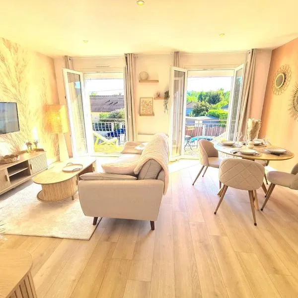 La maison du canal - garage, balcon et jardin, hotel in Tonnerre