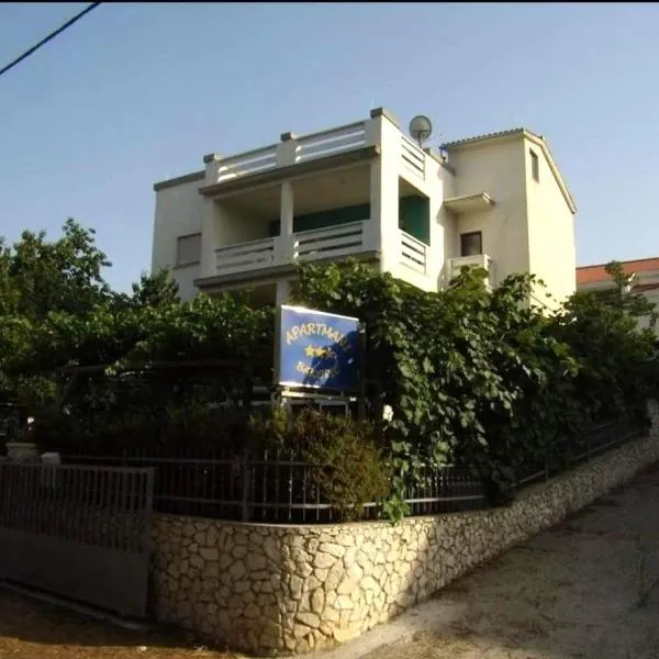 Apartman Silvija Čiovo, ξενοδοχείο σε Slatine