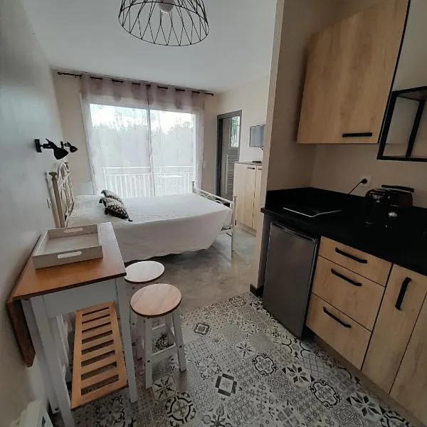 Chabas Studio, hotel Lagarrigue városában