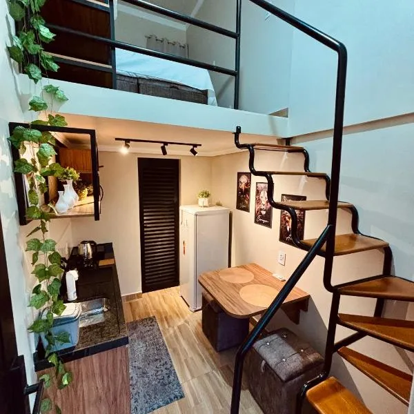 Loft novo, colchões com massagem, mobiliado e aconchegante, hotel in Cascavel
