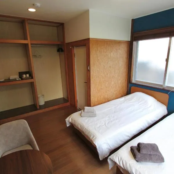 宿 ウラケラマ Urakerama, ξενοδοχείο σε Aka