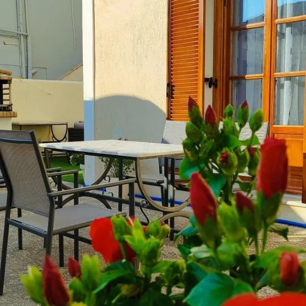 GDE Spetses 3BR apartment1, ξενοδοχείο στις Σπέτσες
