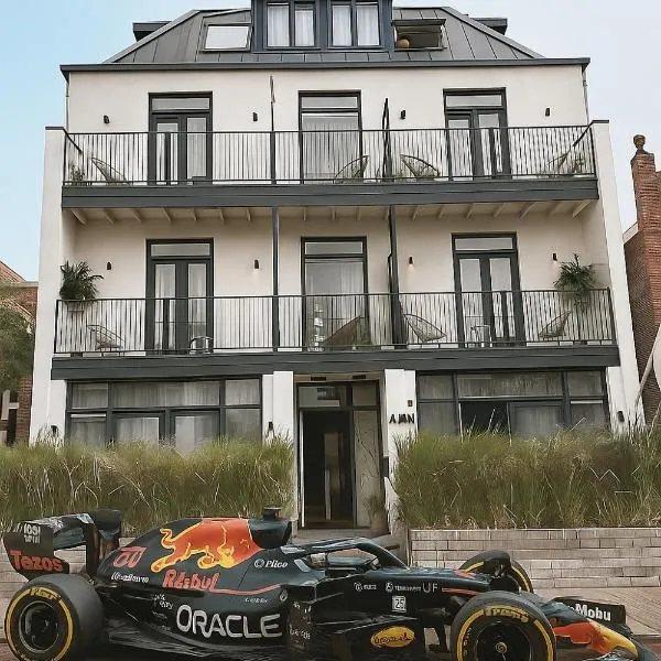 Boutique Hotel At Sea, hotel di Zandvoort