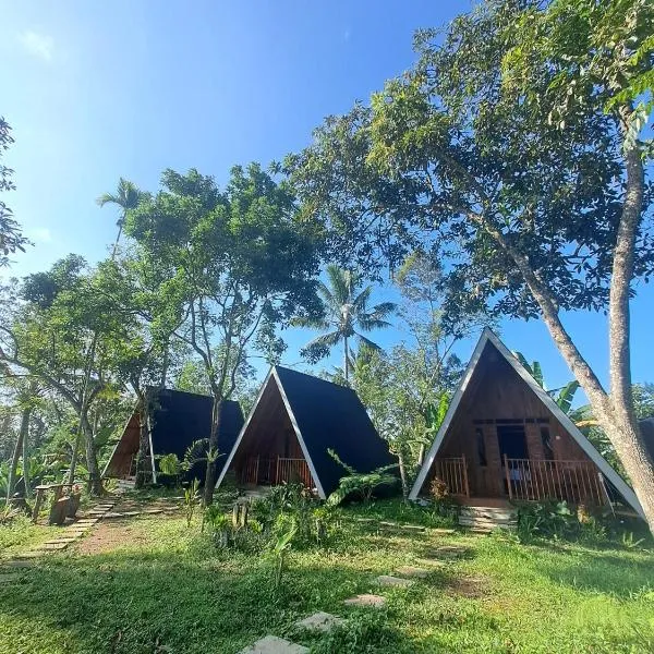 Forest Side Bungalow: Tetebatu şehrinde bir otel