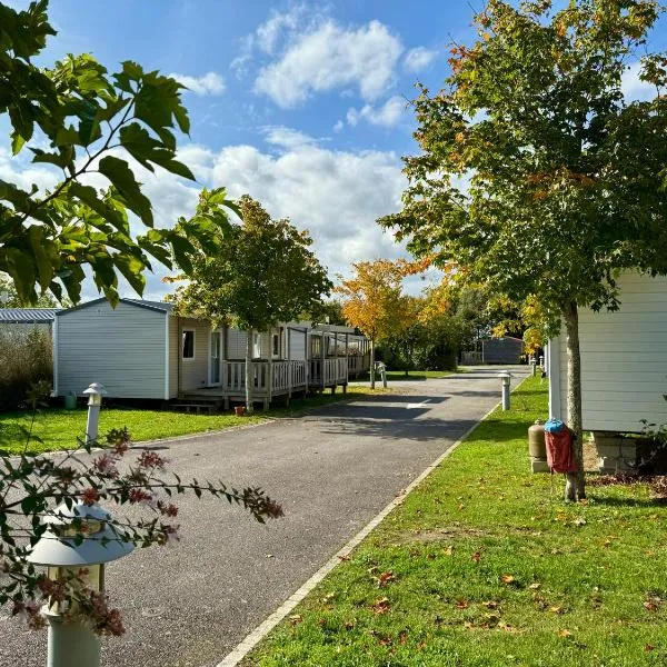 Camping de la Loire, hotel in Cordemais