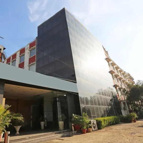 Hotel O Star Spring，位于古尔冈的酒店