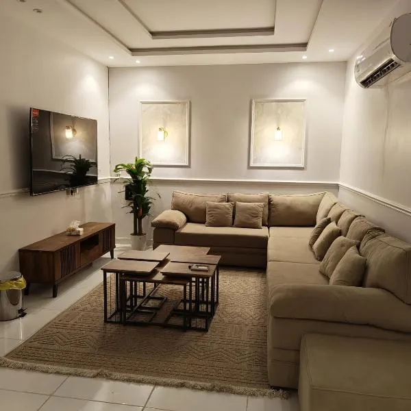 Luxury apartment, 3 bedrooms, living room, kitchen, hotel v mestu Jeddah