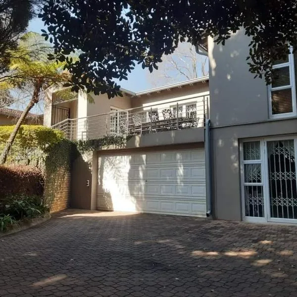 Villa at 185 Milner Street, hotel v destinaci Pretoria