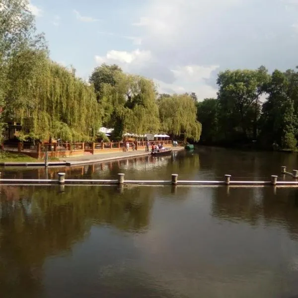 Bungalow in Lübben with a terrace, hotel v destinaci Lübben