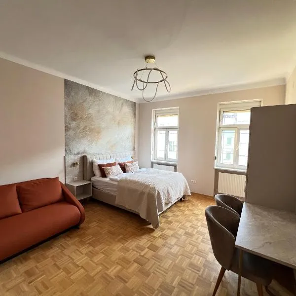 Near Schönbrunn I 1 Min to U6 Niederhofstraße, hotel in Vienna