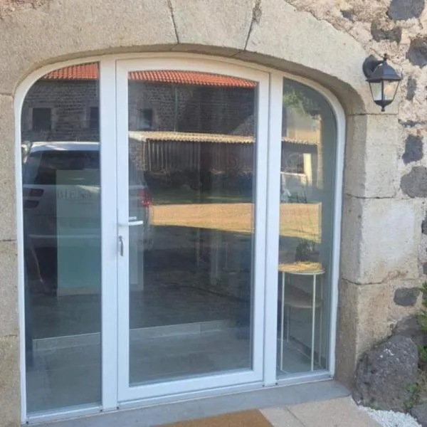 Appart RDC à Montagnac vers Le Puy-en-Velay, ξενοδοχείο σε Solignac-sur-Loire