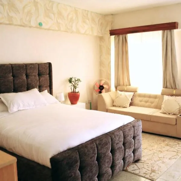 Large Studio In Heart of Westlands, hotel v destinaci Nairobi