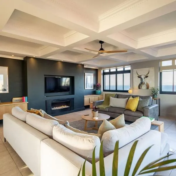 Ocean Penthouse Apartment, Hermanus Waterfront, hotel in Hermanus