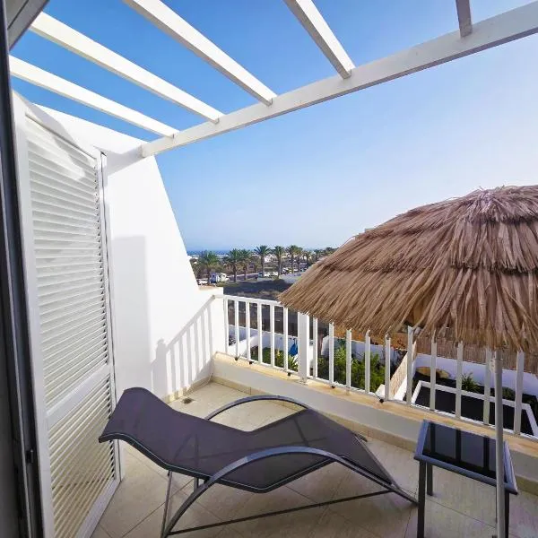 Duplex 2 Terraces Sea View, hotel v destinaci Costa Teguise