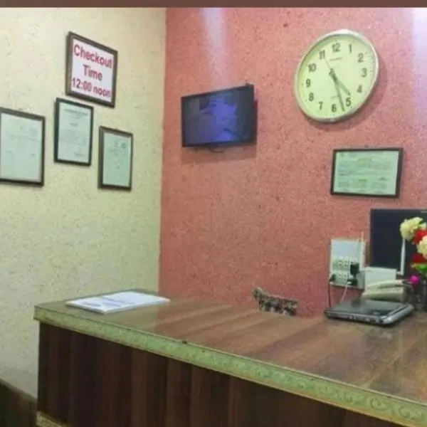 Furnish Rooms Near Jinnah Airport, hotel v destinaci Karáčí