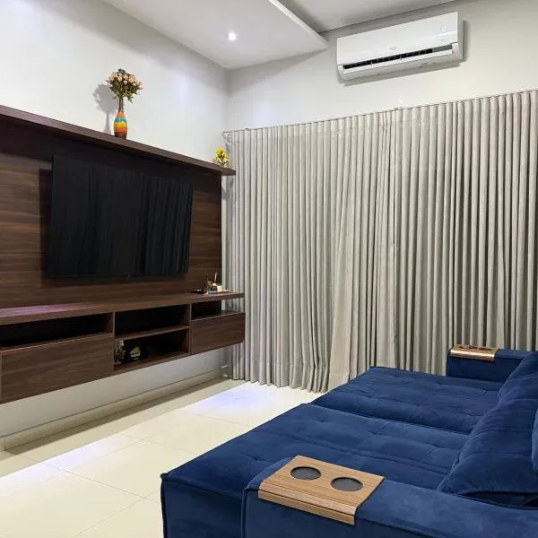 Casa climatizada a 10 min do AEROPORTO, hotel em Várzea Grande