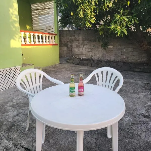 Hidden Bungalow, hotel v destinácii Roseau