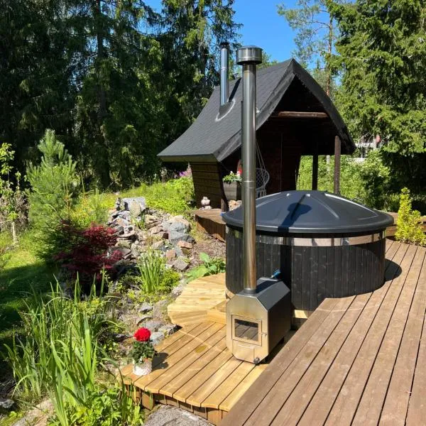 Nordic Sauna Retreat with Hot Tub, hotel in Almunge