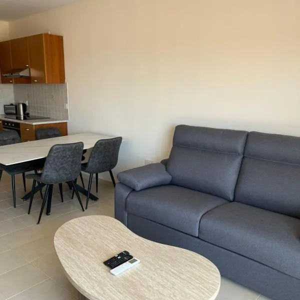 Yasemin One Bedroom Apartment, No 202 - by IMH Travel & Tours, hotel in Chlorakas