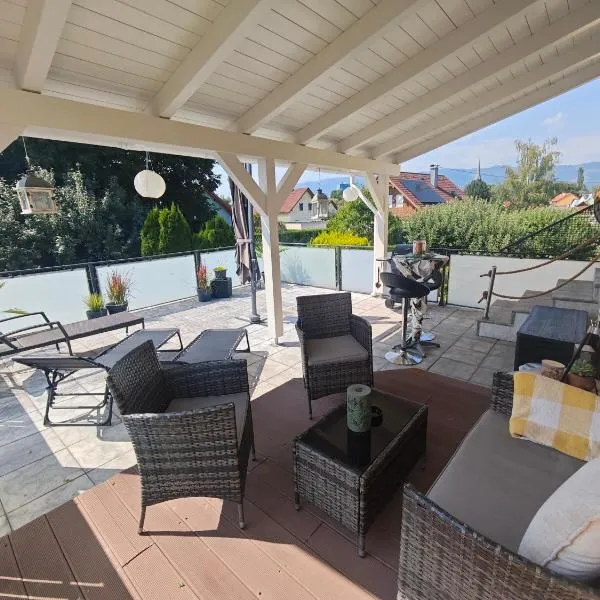 Großzügige Wohnung mit Terrasse, hotel in Zeltweg