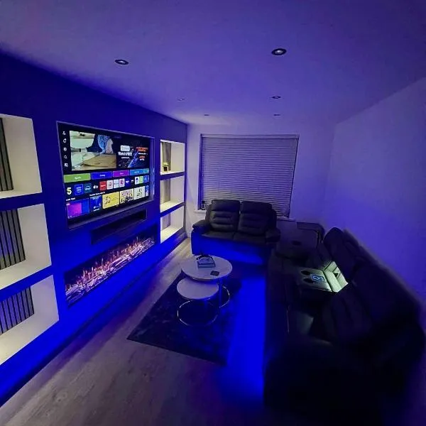 Luxeliving The Larch Residence, hotel in High Hazels