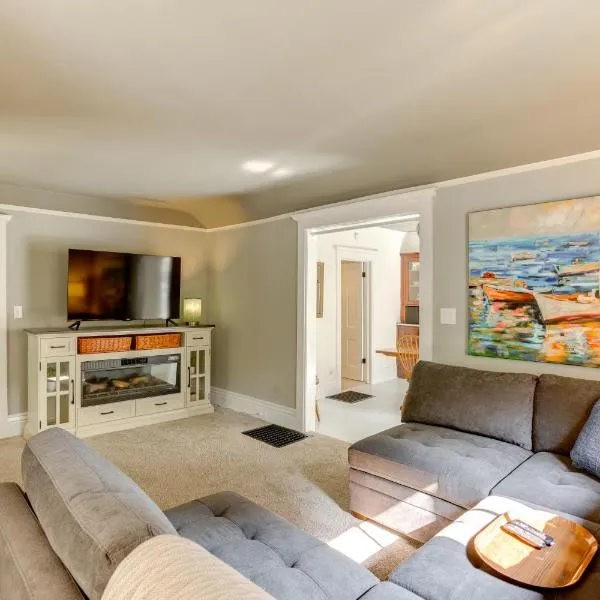 Home Close to Downtown Frankfort, Walk to Beach!、フランクフォートのホテル