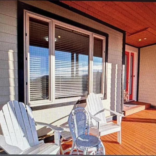 Beaches Downtown Suite In Sechelt, hotel in Sechelt