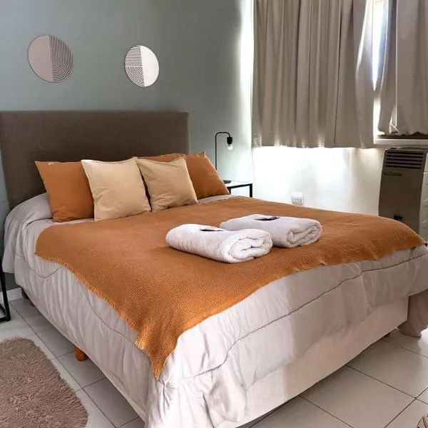 Departamento temporal Mariano, hotel in Santa Rosa