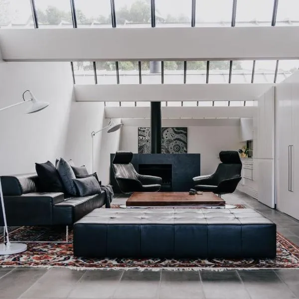 Alkina Lodge Mira, hotel in Wattle Hill