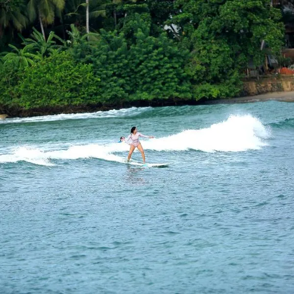 Lovers Gem Villa Hiriketiya, hotel in Dickwella