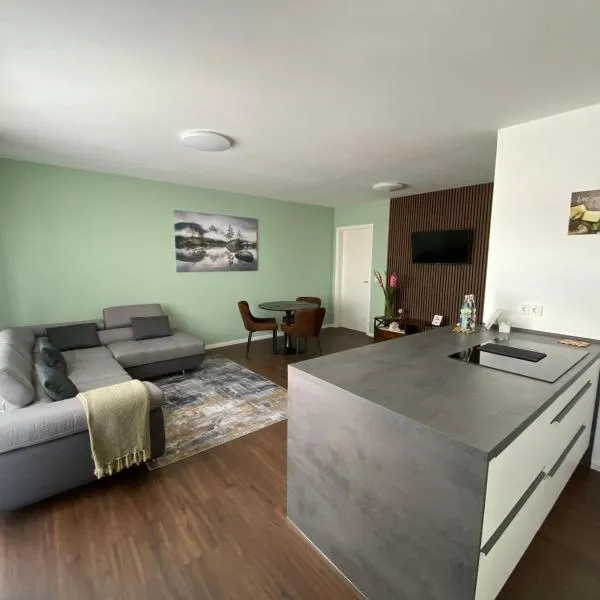 Ferienwohnung Maria - Bitburg, hotel en Stahl