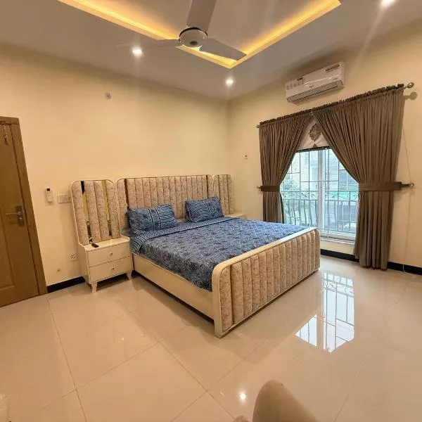 The Grand Guest House, hotel in Islamabad