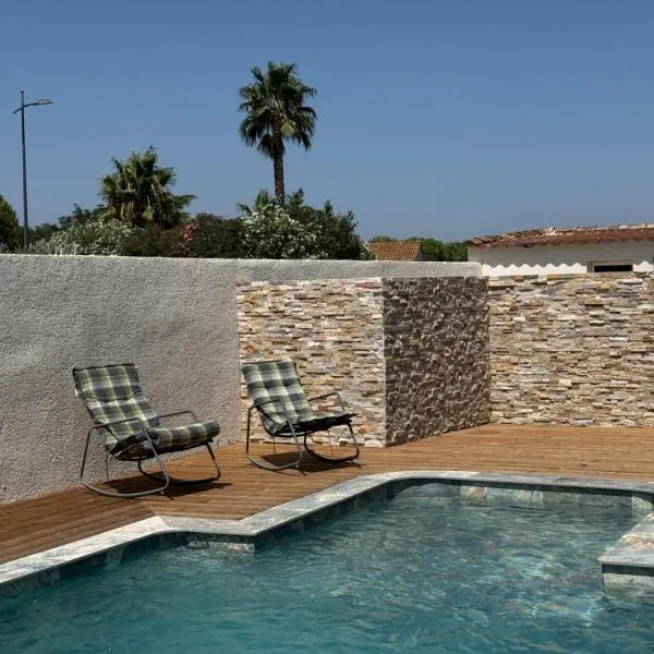 Villa avec piscine privée entre terre, ville et mer, hotel v destinaci Sauvian