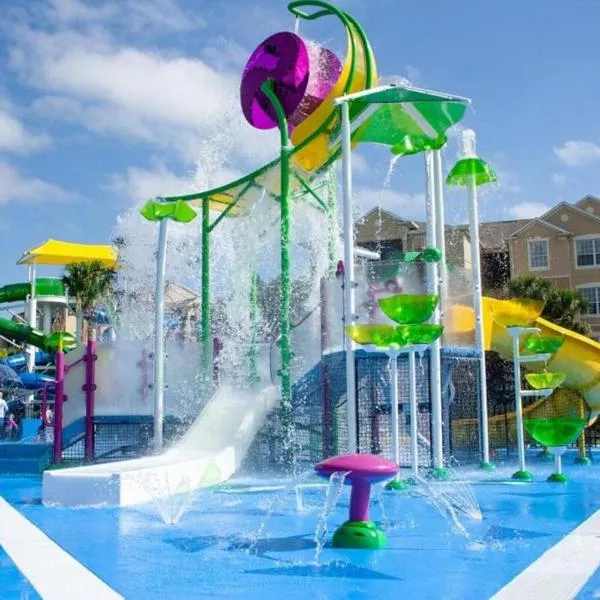 Water Park & Fantastic Pool only Minutes To Walt Disney World's Front Gate!!!, hotel in Orlando