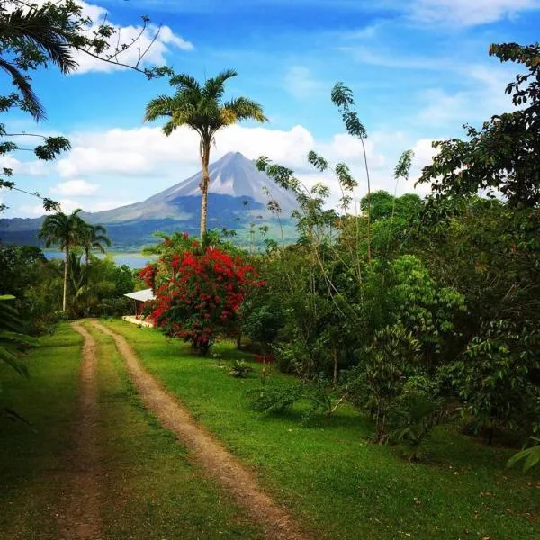 Essence Arenal Spa & Yoga, hotel in El Castillo de La Fortuna