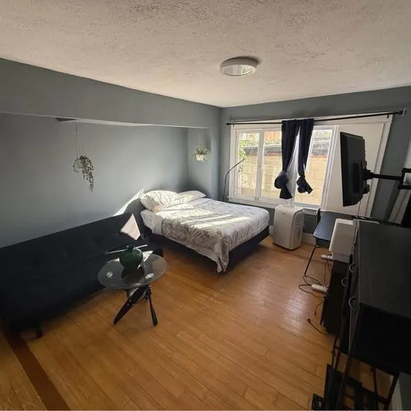 Private Room in East Hollywood, hôtel à Los Angeles